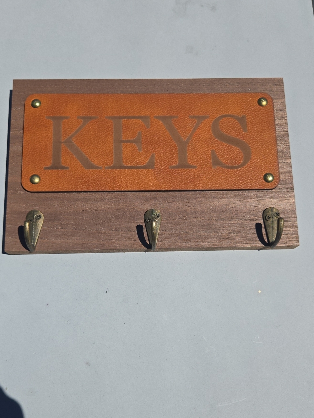 Willow Sprongs Leather 'KEYS' Wall Key Holder – Brown/Tan